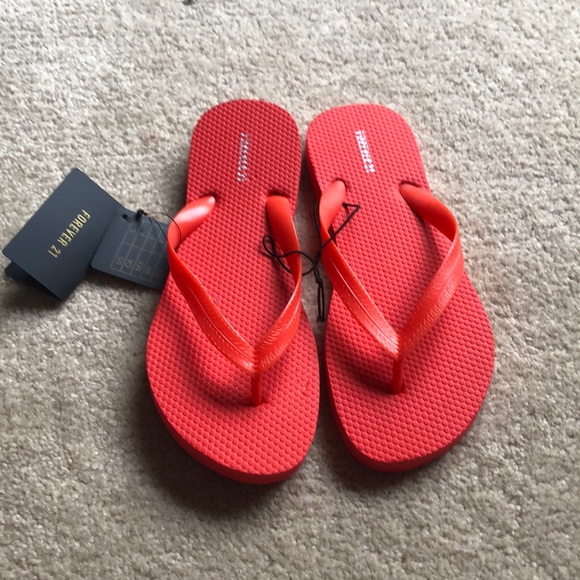 Forever 21 Red Open toed flip flops size 6 - Picture 1 of 7